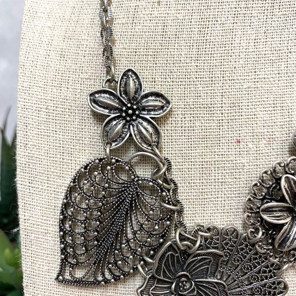 RETIRED Premier Designs BOTANICAL Necklace - Picture 3 of 7